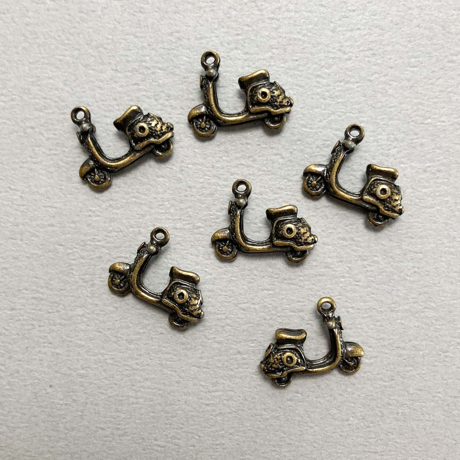 アンティーク風 スクーターチャーム S（18mm） | Dua-アクセサリー