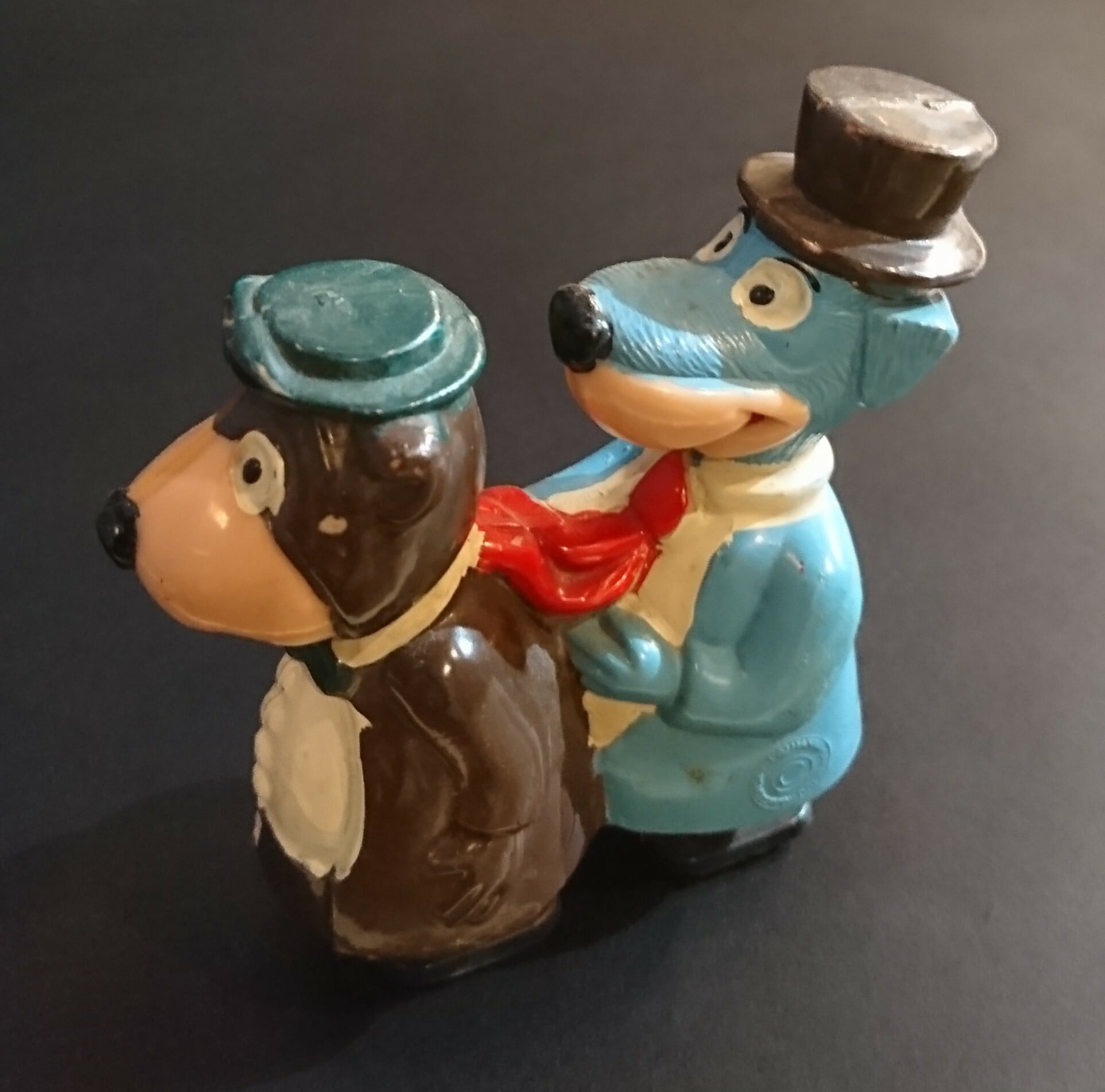 ヴィンテージシーツ ヨギベア ハックルベリー ハックルベリー