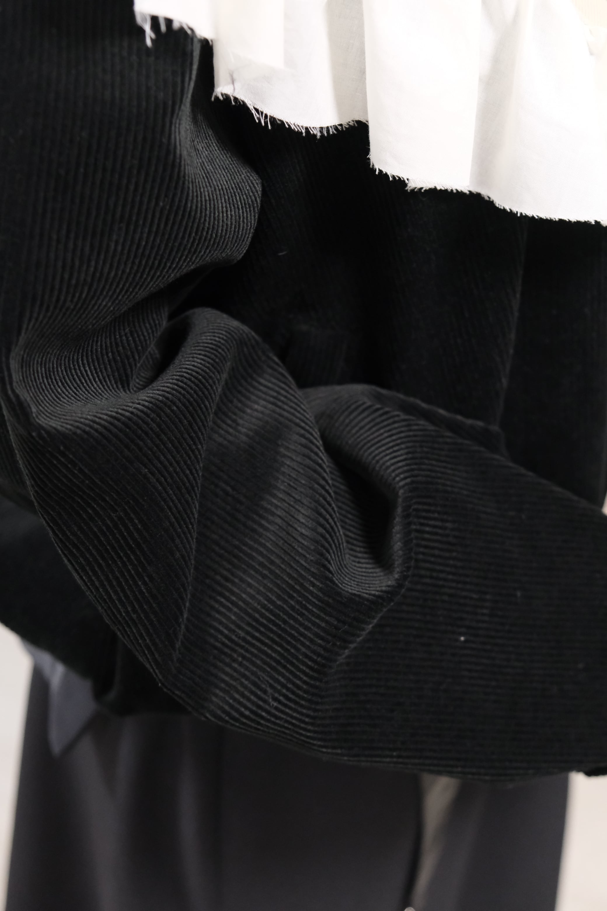 Tanaka Daisuke】FRILL CORDUROY TRACK JACKET | loop