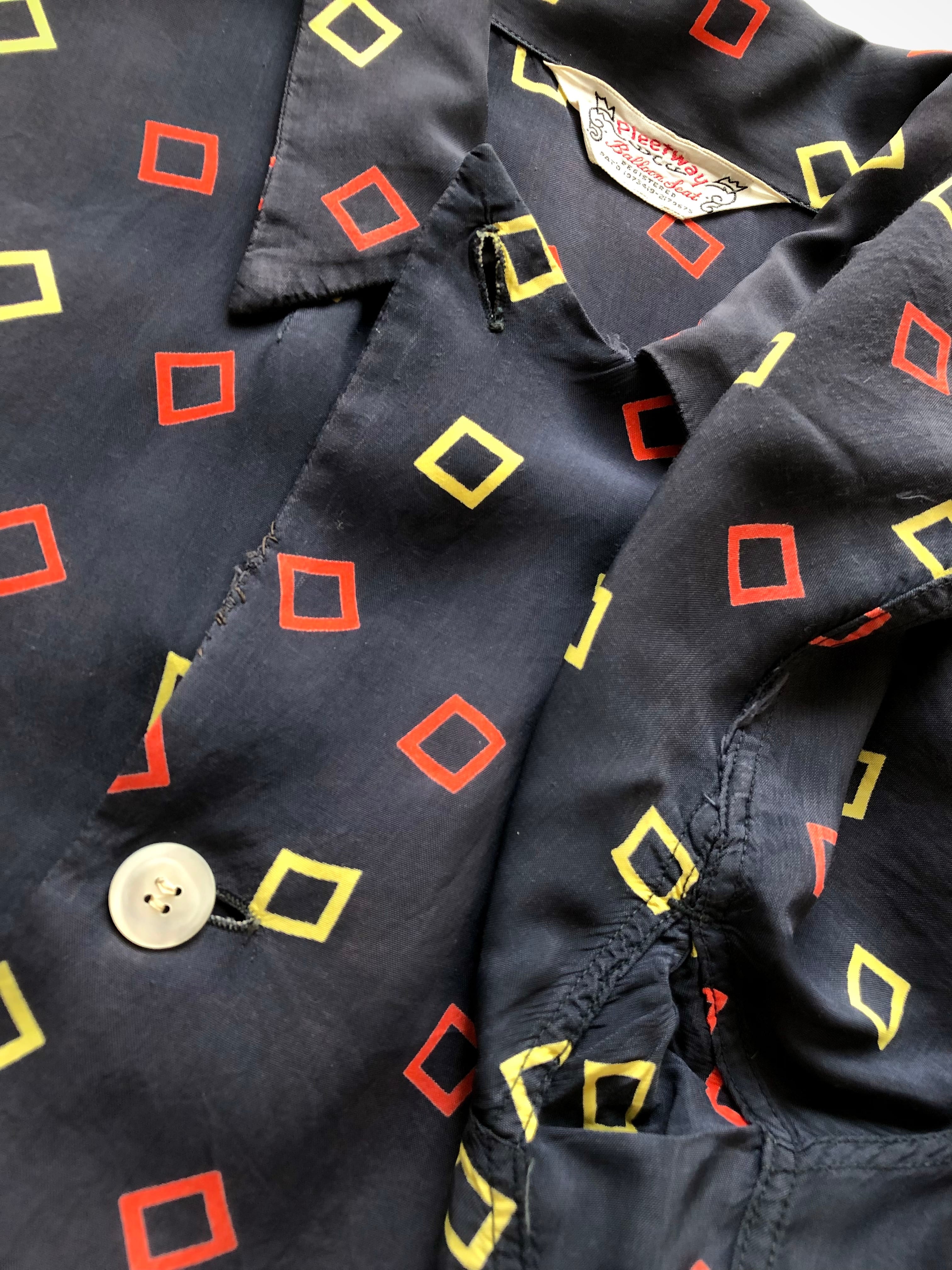 50s Pleetway Balloon Seat ATOMIC DESIGN L/S RAYON SHIRT OLD 50s Pleetway Balloon Seat ATOMIC DESIGN L/S RAYON SHIRT OLD