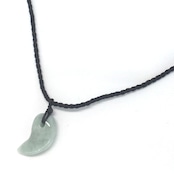 翡翠勾玉シルク紐ネックレス A貨翡翠 jd_ne1081