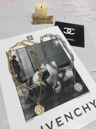 チャーム付き2連ネックレス