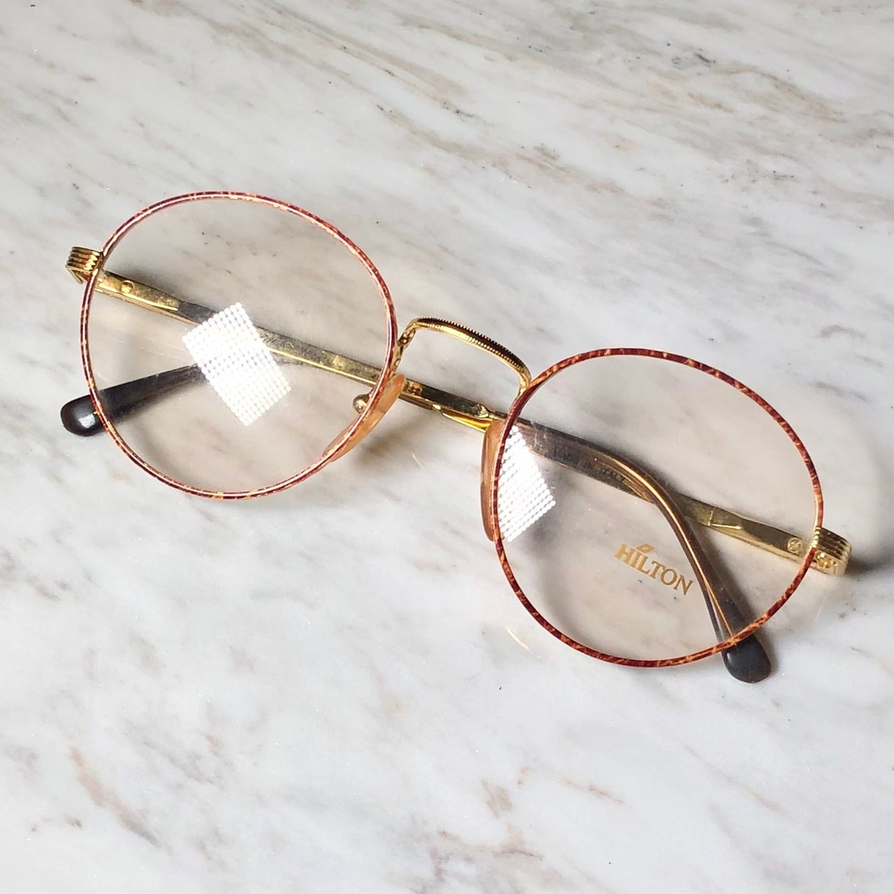 vintage HILTON round glasses