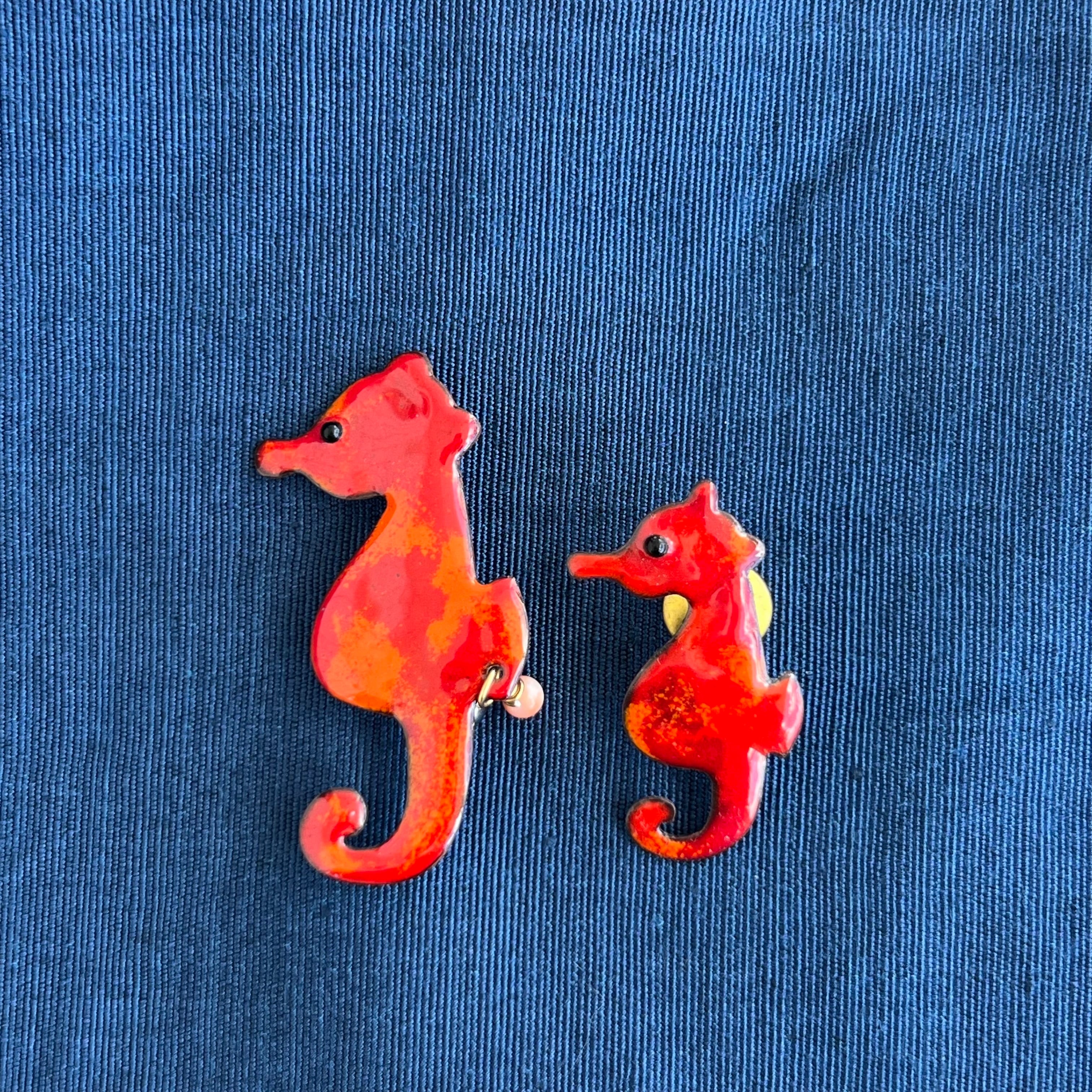 タツノオトシゴブローチタイタック タツノオトシゴブローチタイタック ピンク タツノオトシゴのブローチ