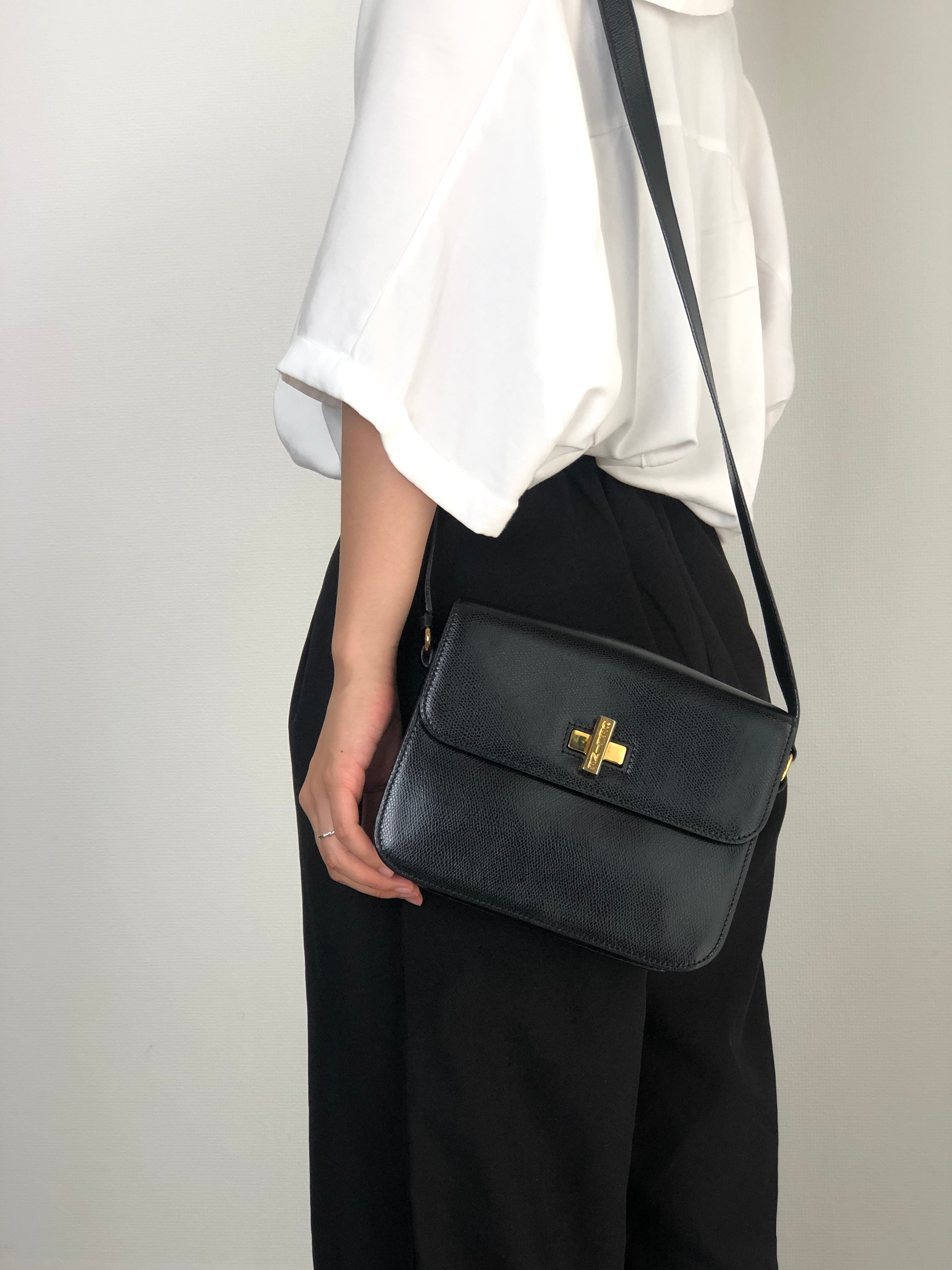 CELINE セリーヌ ショルダーバッグ ブラック ターンロック レザー