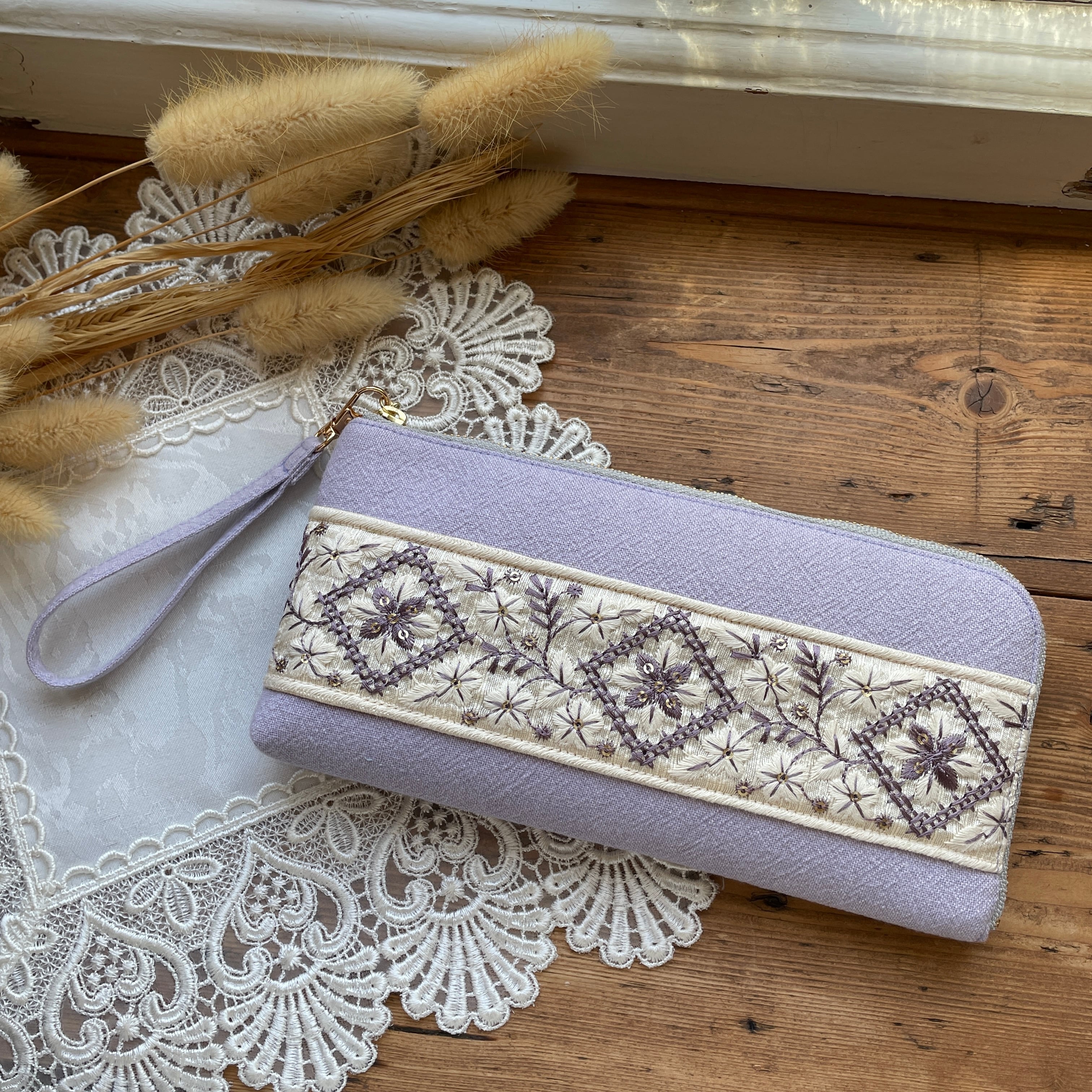 ちひろ　蓋付長財布　インド刺繍チュール生地ホワイト系　ハンドメイド 11a7f85b644eea38435d4e4c7c0625