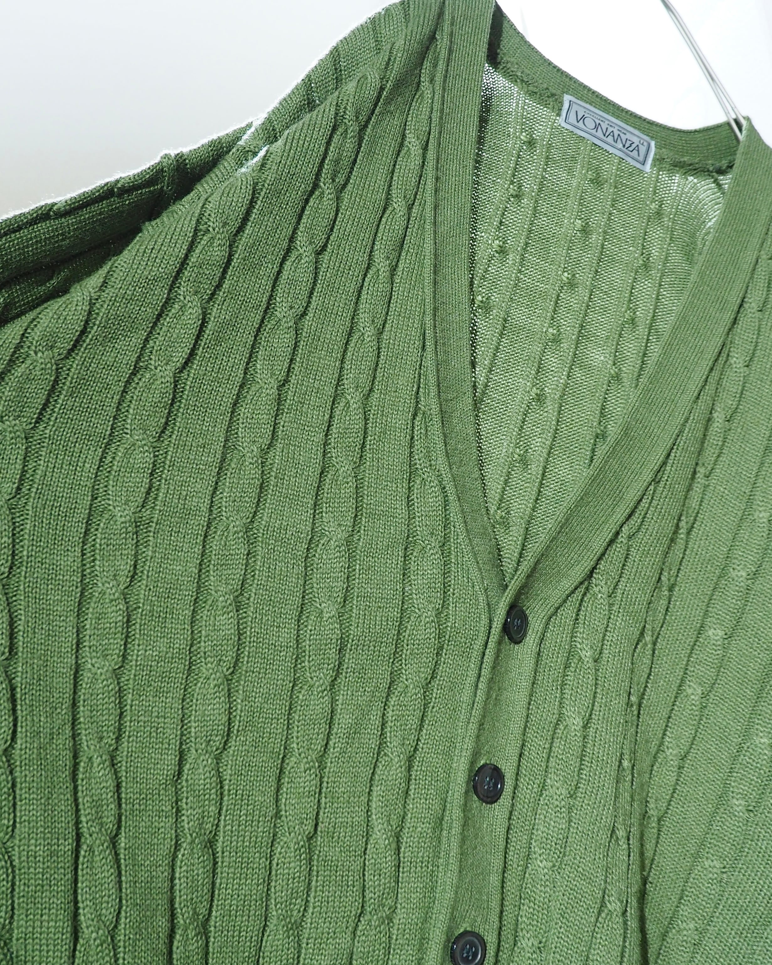 1990s ” VONANZA ” Beautiful Light green Color vintage loose knit Cardigan
