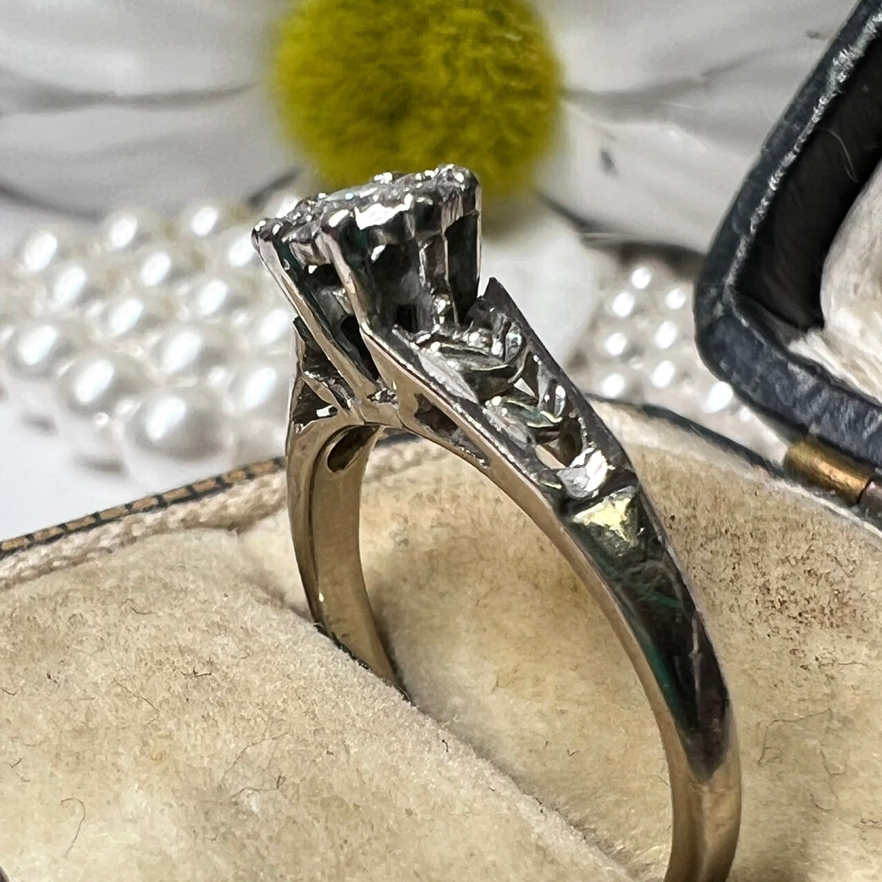 イギリス ヴィンテージ 70's K18WG ダイヤモンド リング 立爪と飾り彫り留が心をくすぐる素敵な指輪 デイジーリング アンティーク ジュエリー☆DaisyRing☆