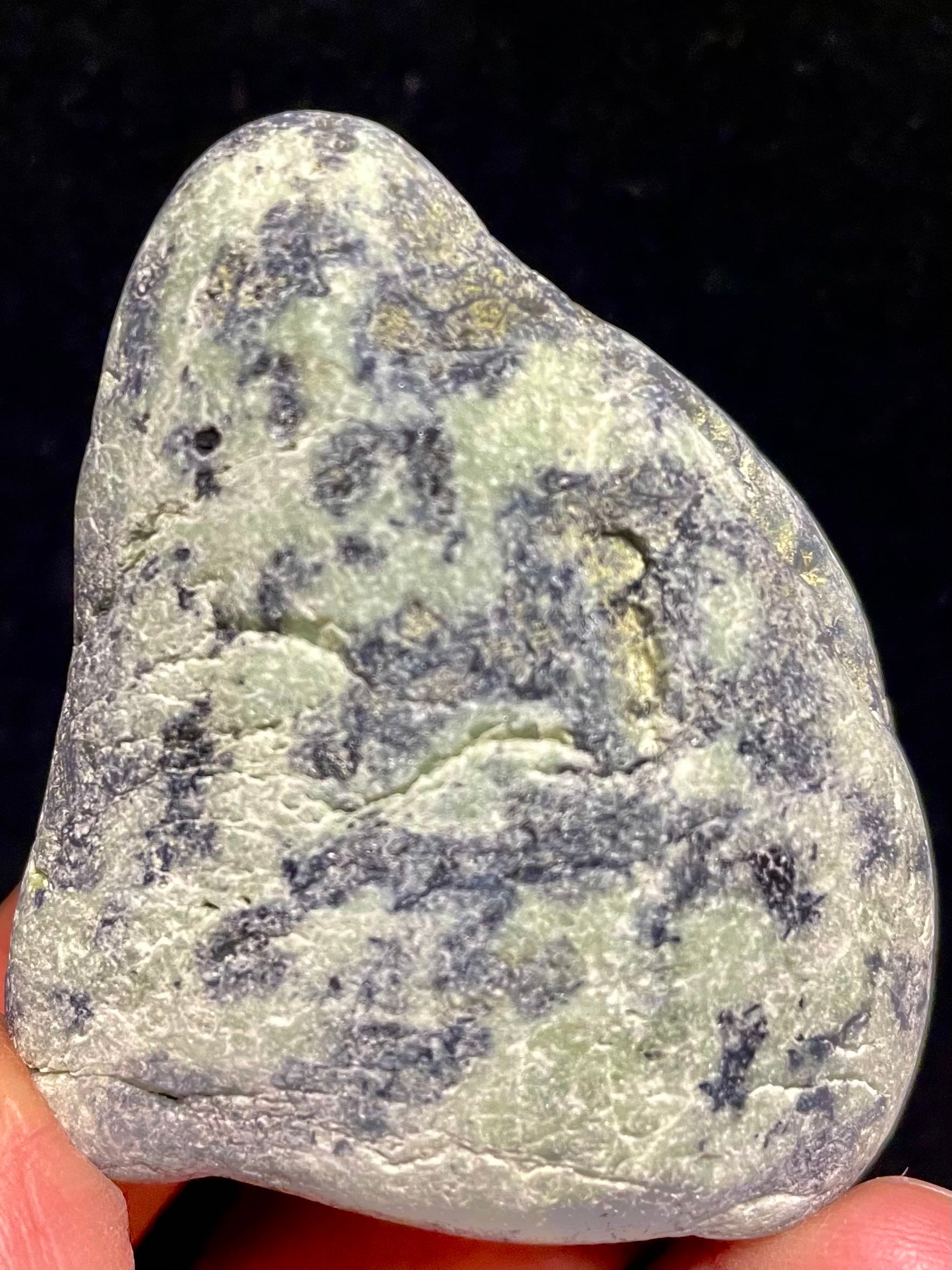 5) 日本人の「心」に寄り添う御守り!新たな自分自身への成長「糸魚川蛇紋岩」サーペンティン・中型