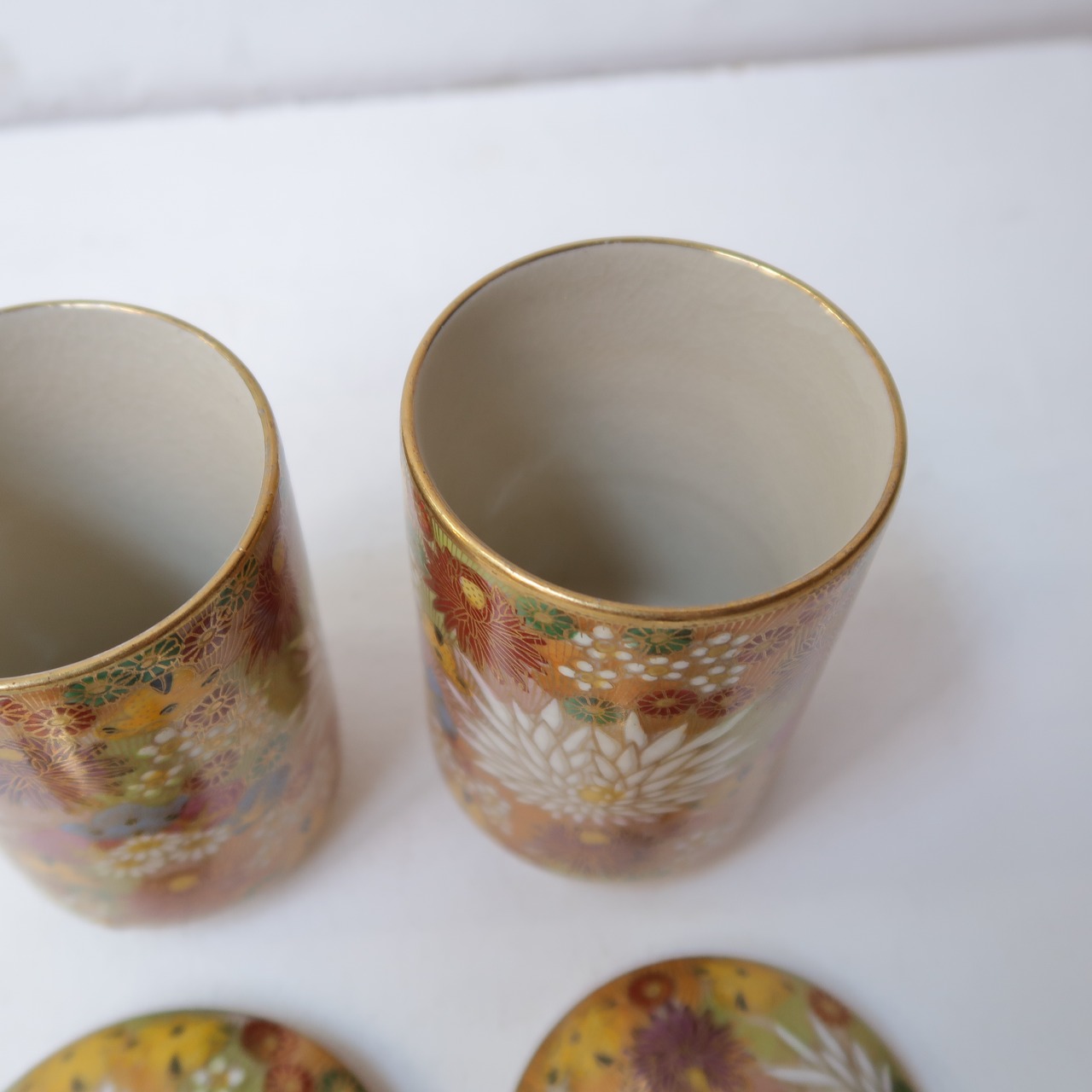 きらきら九谷の湯呑み