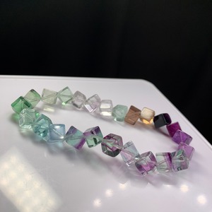 グラデーションキューブフローライトブレスレット