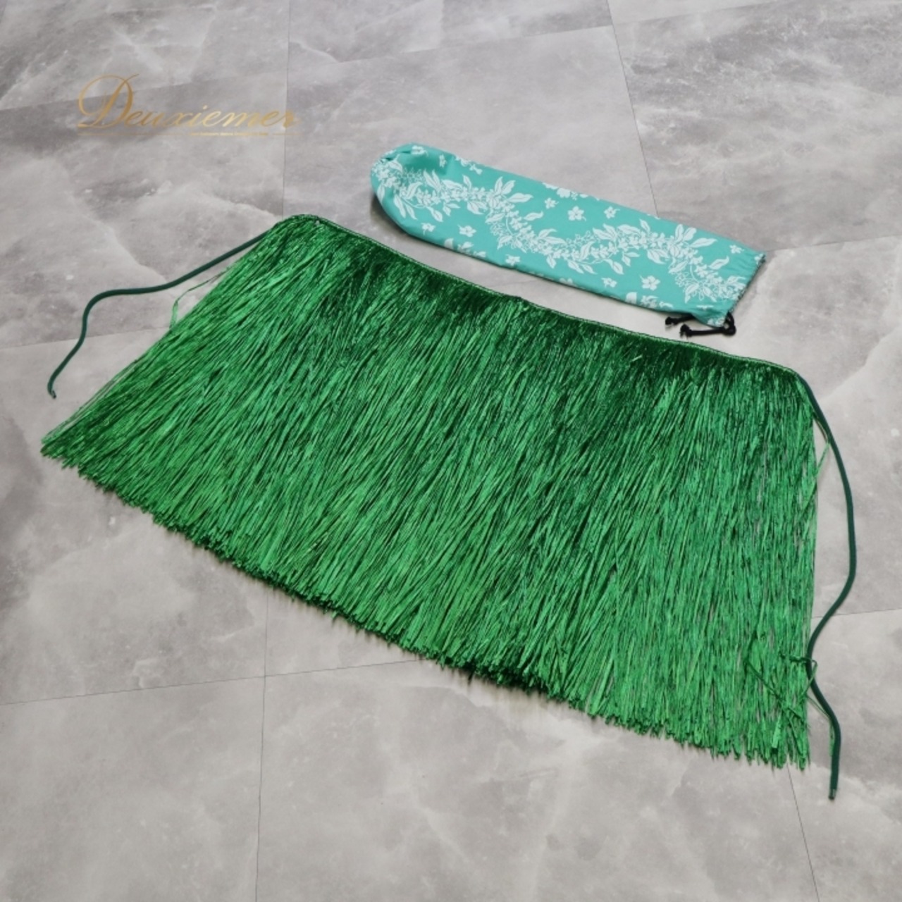 フラダンス 衣装 モレ グリーン系 腰みの ショート丈 スカート タヒチアン 緑 鮮やか ハワイアン アロハ フラ ダンス レッスン 練習 紐 ケース付き セット 花柄 プルメリア柄 タヒチアン ダンス衣装 フラ衣装 フラダンススカート フラダンスレッスン 緑のスカート プルメリアデザイン ケース入り 練習着