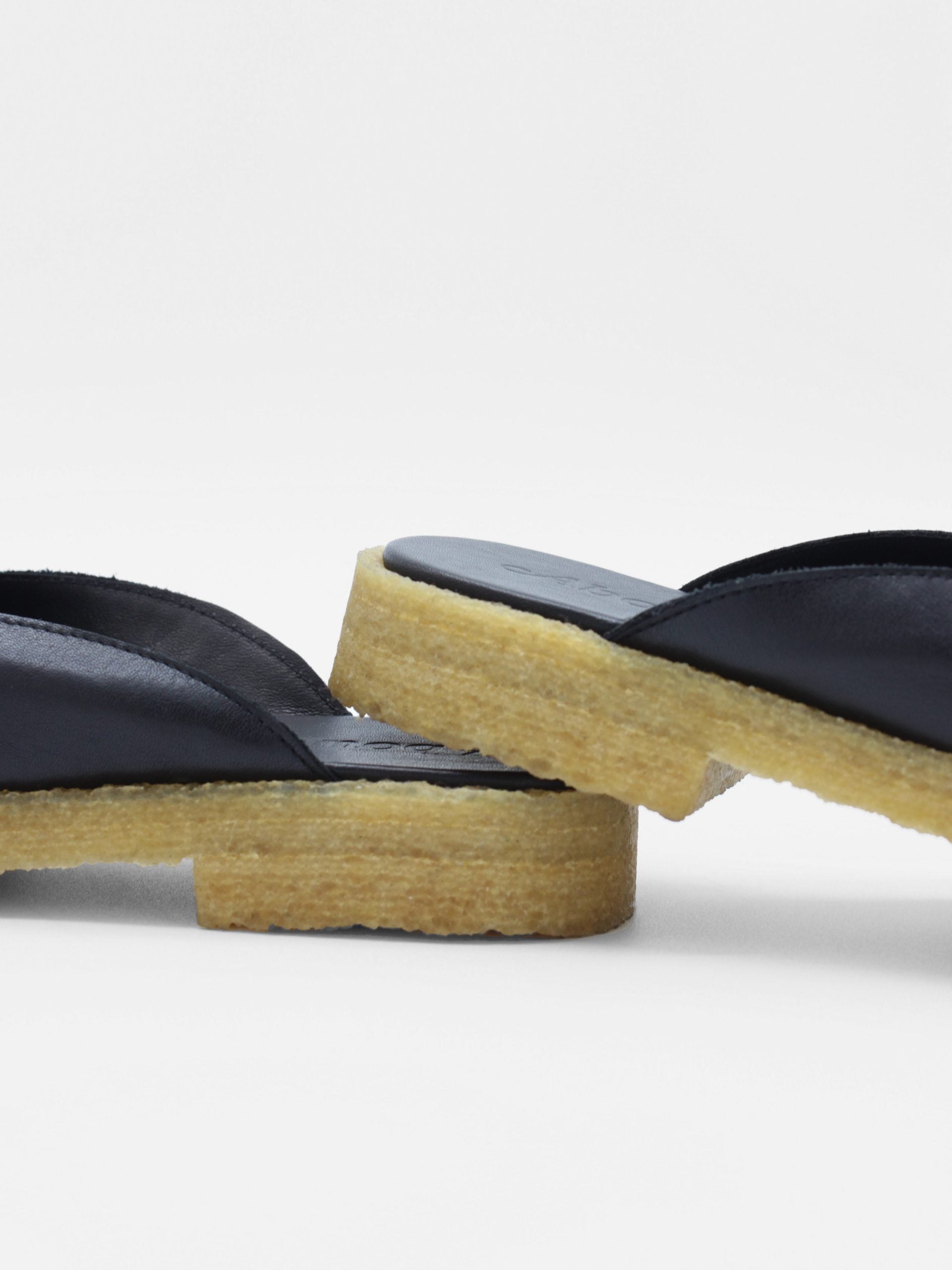 About Arianne - Gianni / crepe sole platform mules | LUIK FINN