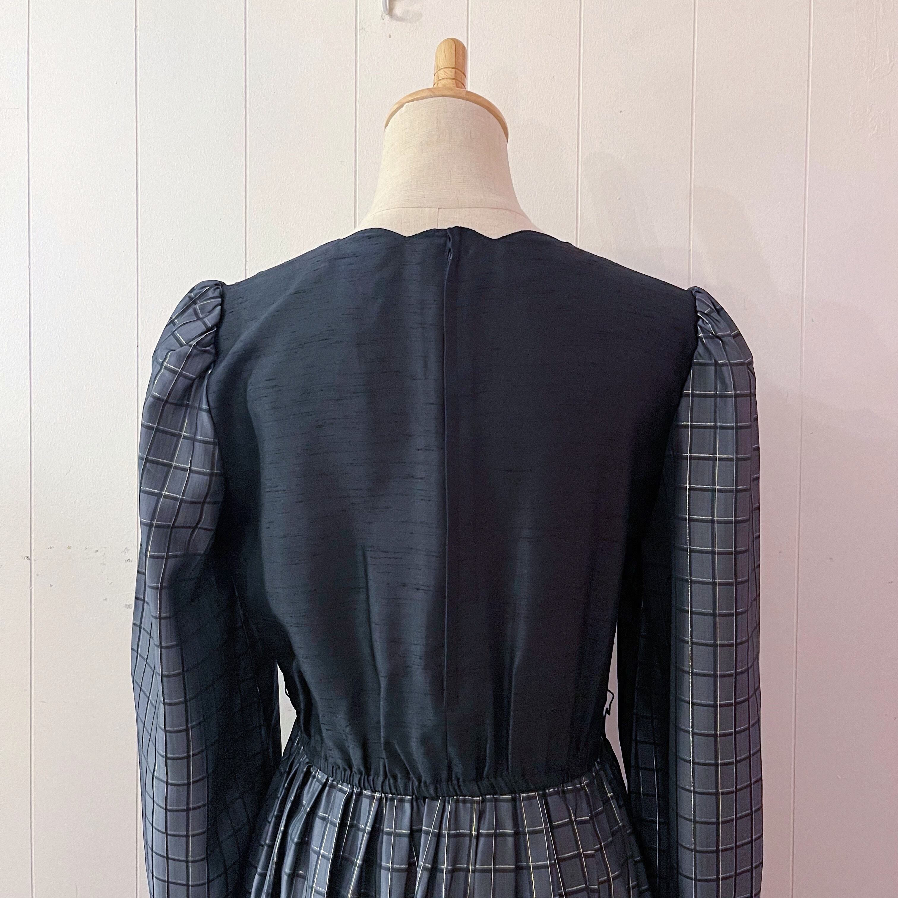 scallop gray lame check one-piece