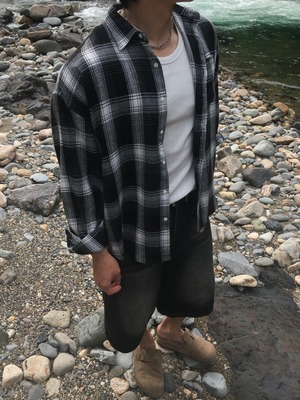 Noir Plaid Relax Check Shirt (Black)