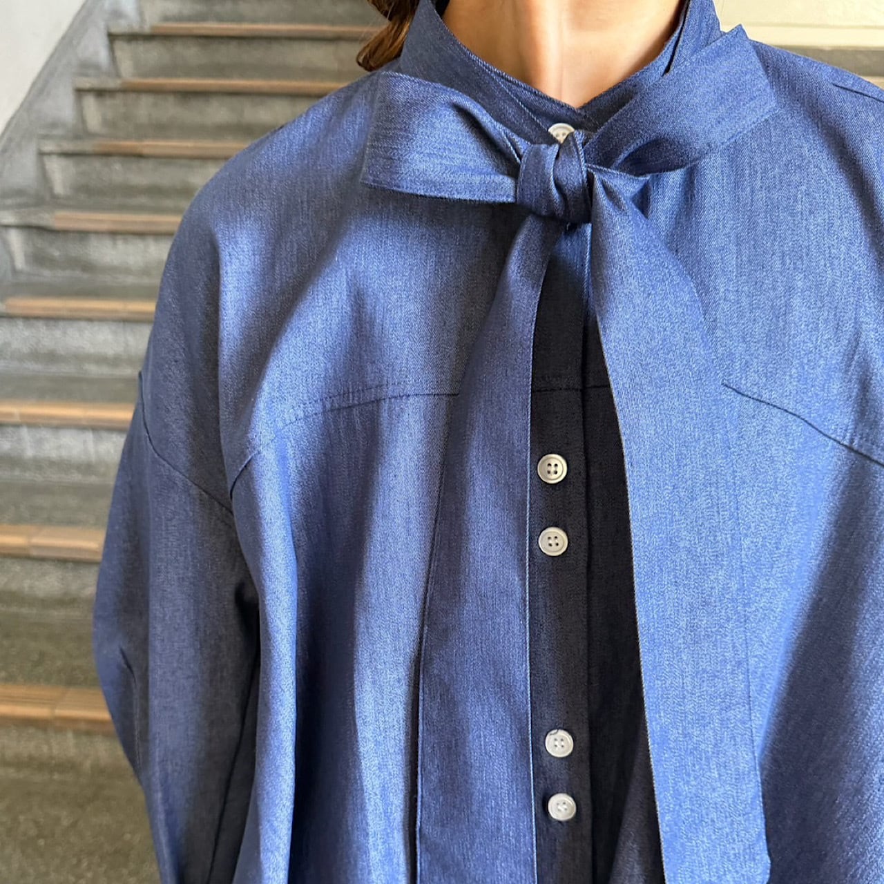 ボウタイデニムブラウス(インディゴ) | LINKABLE