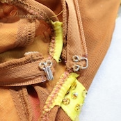 社交ダンス 衣装 チャコット Chacott ラテン ドレス ワンピース デモ 競技 ダンス パーティ 発表会 特徴的 個性的 フリンジ 蛍光 ピンク系 イエロー系 日本製 ダンス衣装 エレガント 大人用 デモ用 ドレスバッグ付き 華やか 競技用 ダンスパーティ用