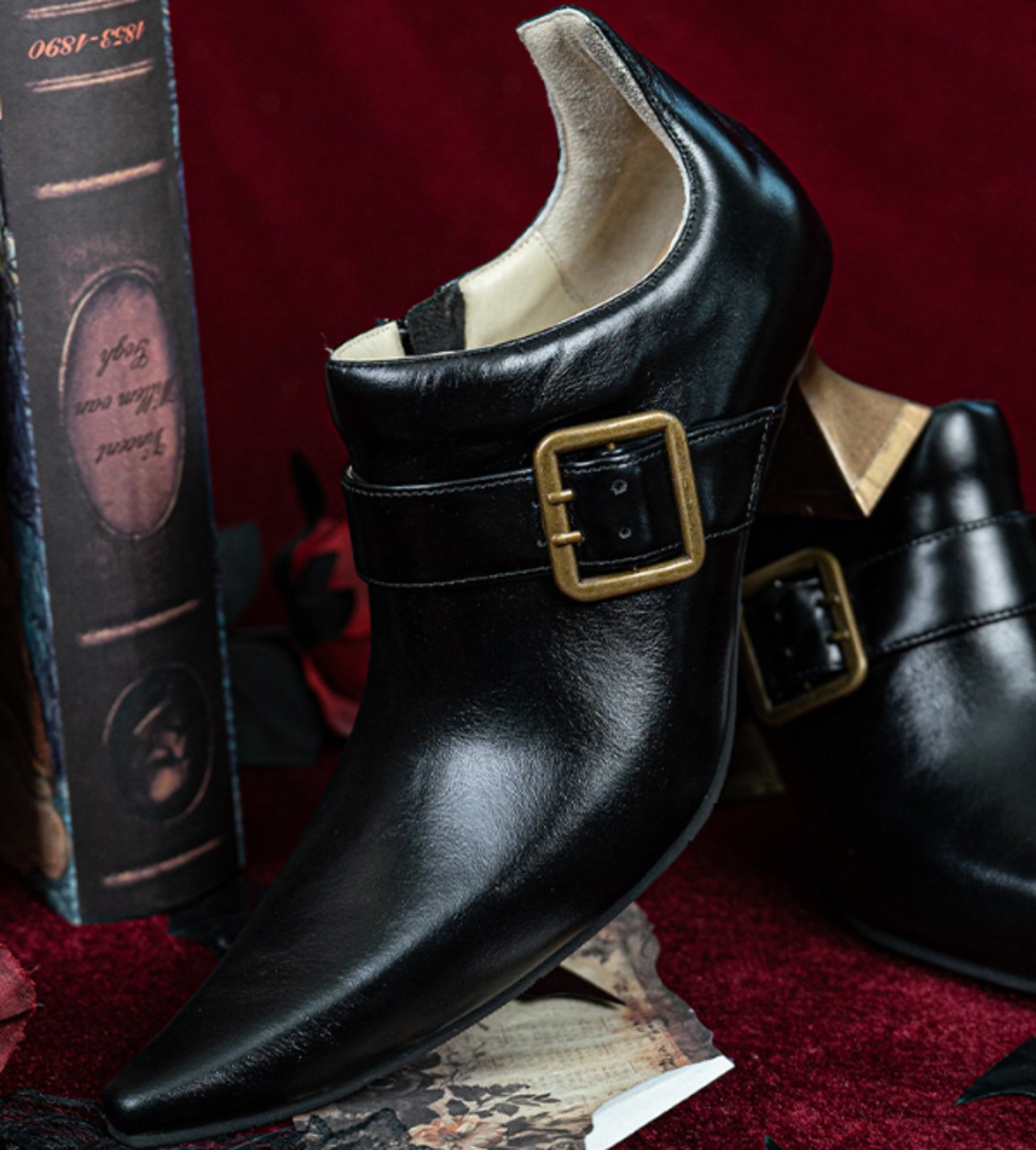 エンチャンテッド　ウィッチブーツ　M25137