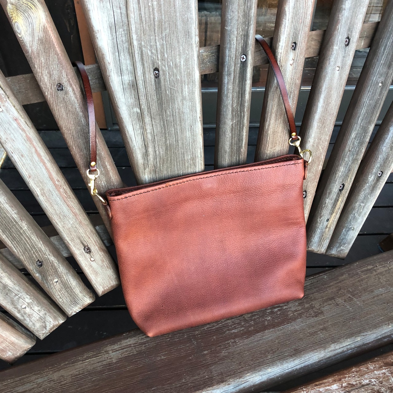 WHOLオリジナル ヤクレザーショルダーバッグ 肩ひも付き ハンドメイド  