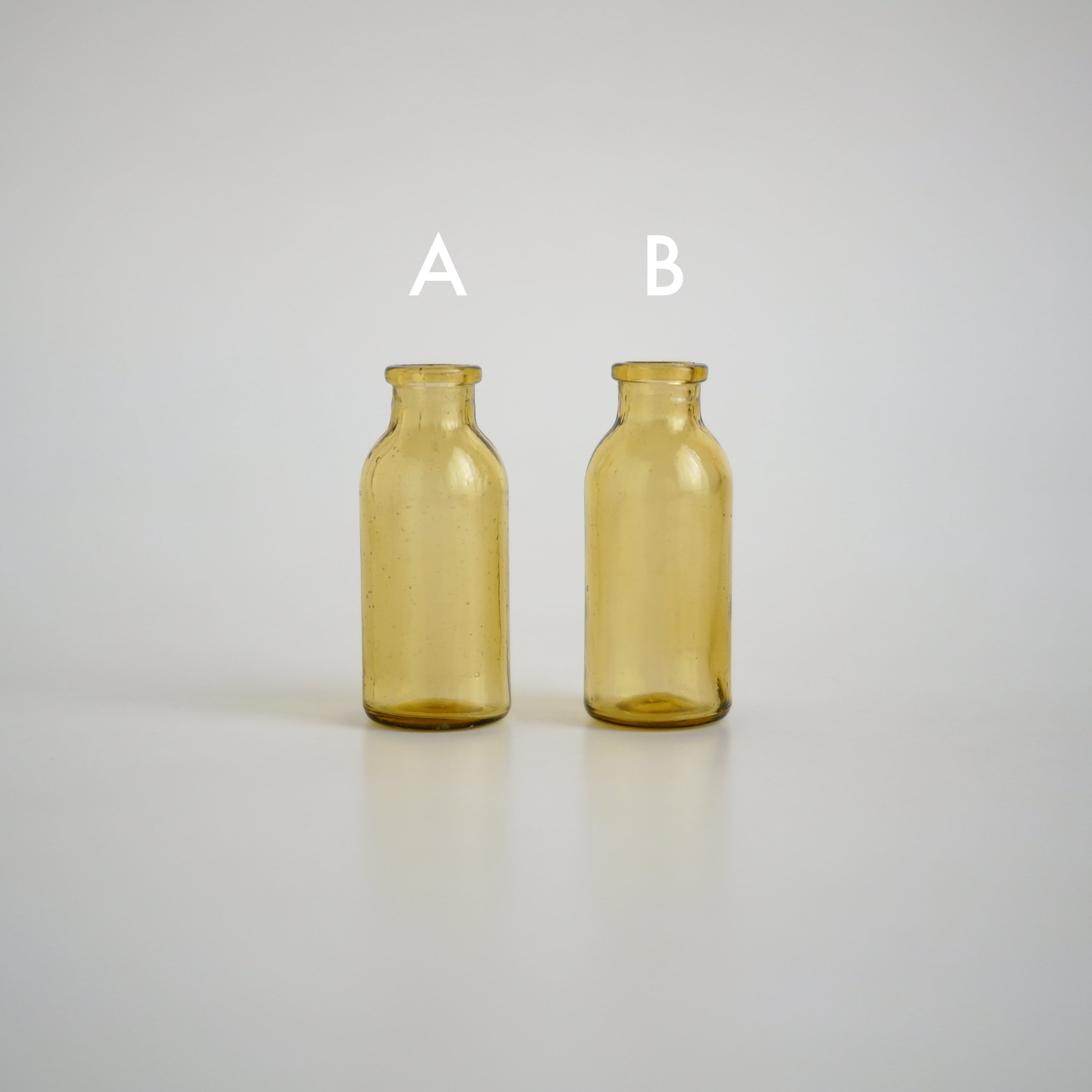KARHULA / Glass Medicine Bottle B | troldhaugen antiques ｜ 北欧
