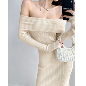 off-shoulder fishtail knit  one-piece la0323