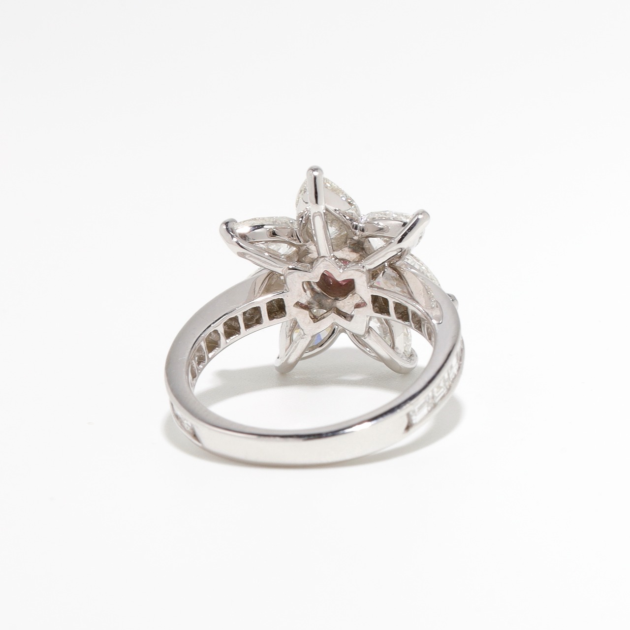 ファンシー ディープパープルピンク ダイヤモンド リング pt900 / 0.832ct / DA 3.256ct