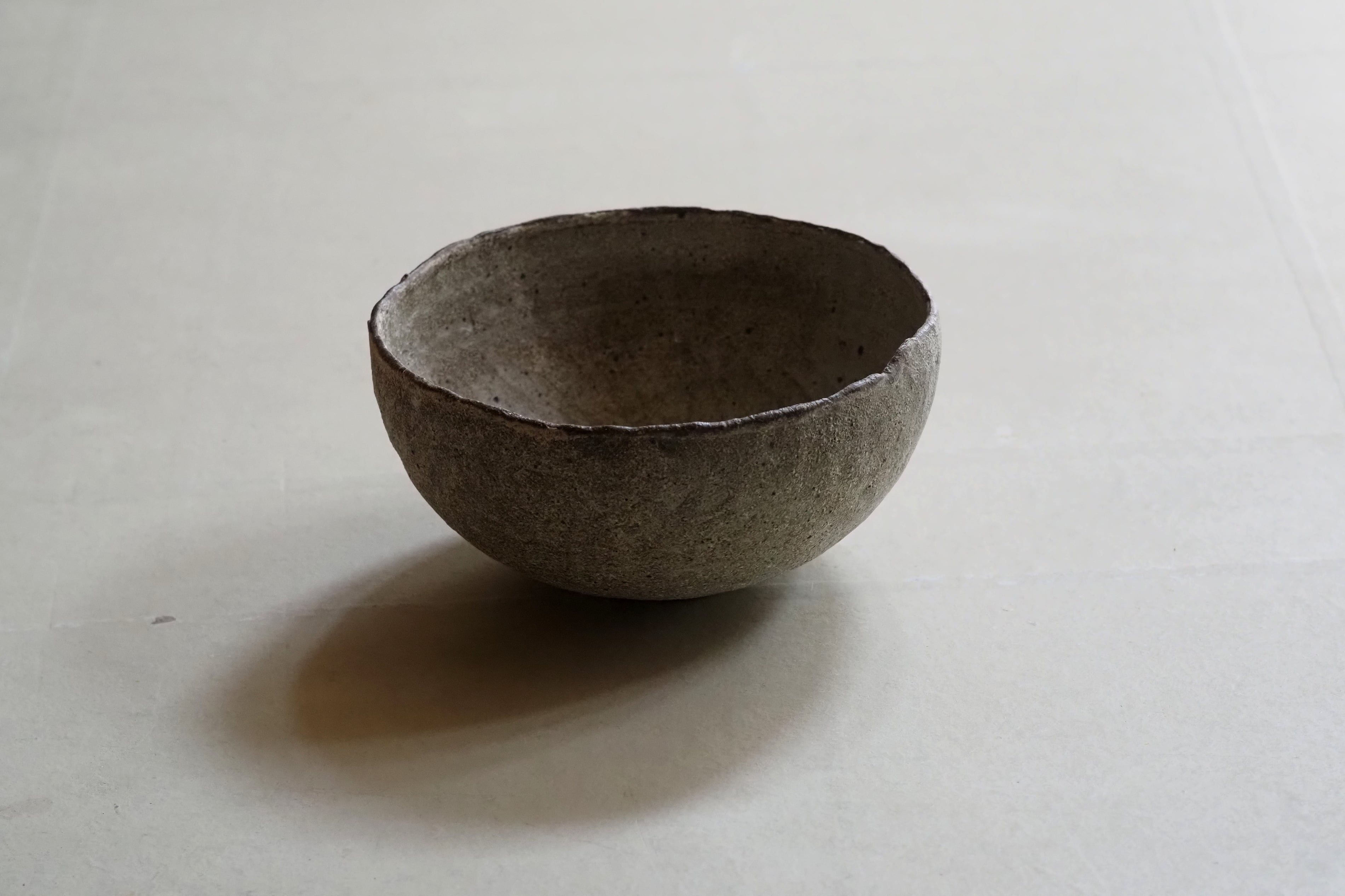 村上 躍 40. 白灰化粧鉢 | 陶屋なづな