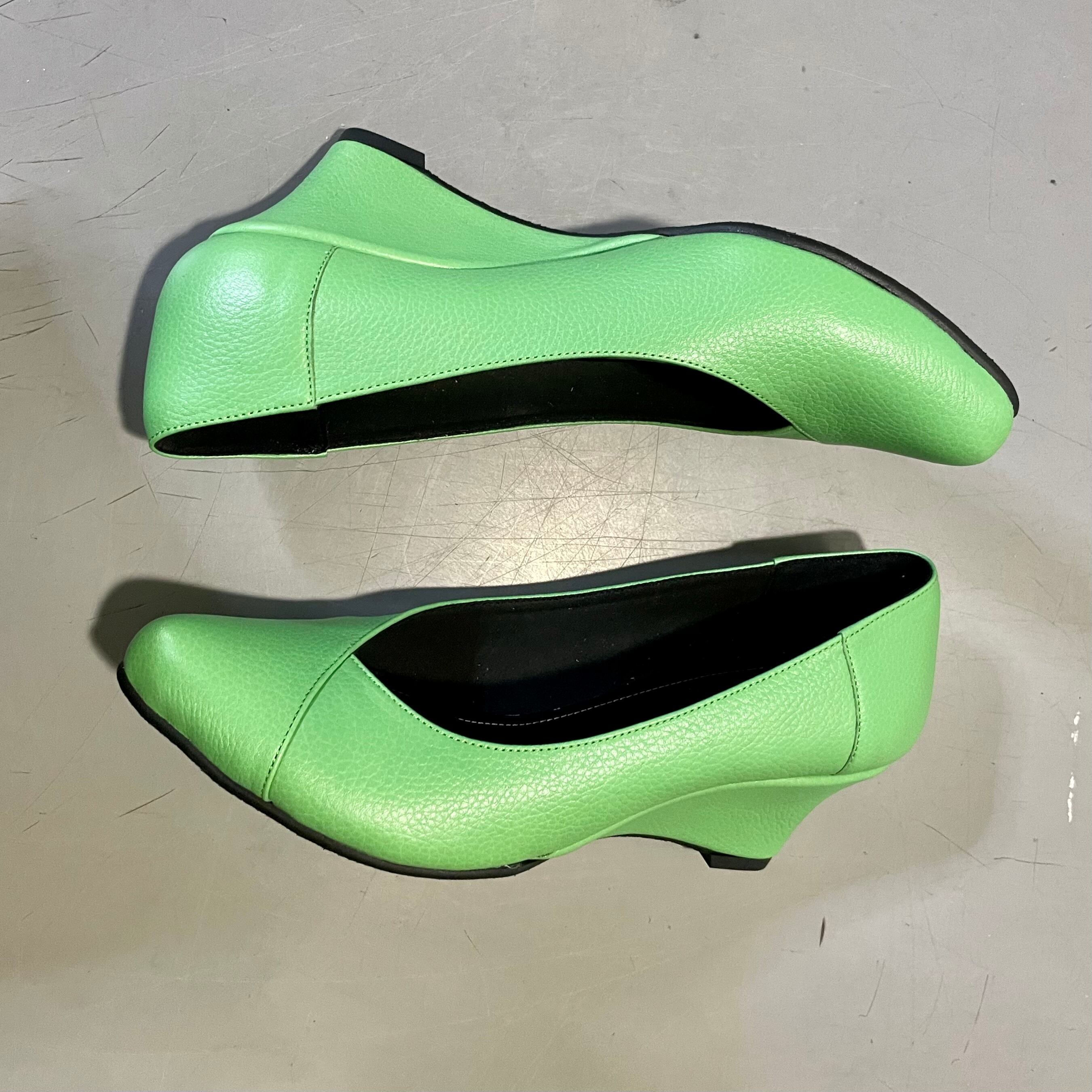 フロント切替ポインテッドパンプス