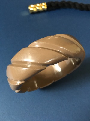 Bangle-Taupe Sculpture