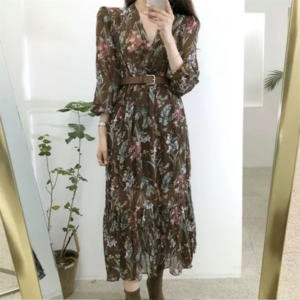 【送料無料】冬 ロングワンピ 2色 マキシ 長袖 Vネック Aライン フレア 薄手生地 エレガント 可愛い 大人可愛い きれいめ シンプル カジュアル シック コンサバ 華やか 大人 上品 おしゃれ お洒落 レトロ 主役級 こなれ感 高見え フェミニン ガーリー 小花柄 秋 レディース 女性用 ママ 10代 20代 30代 40代 デート お出かけ 女子会 お呼ばれ 休日 お茶会 授業参観 着回し 普段使い ファッション コーデ スタイル 楽ちん 体型カバー 定番 プチプラ 着痩せ 垢抜け 秋カラー