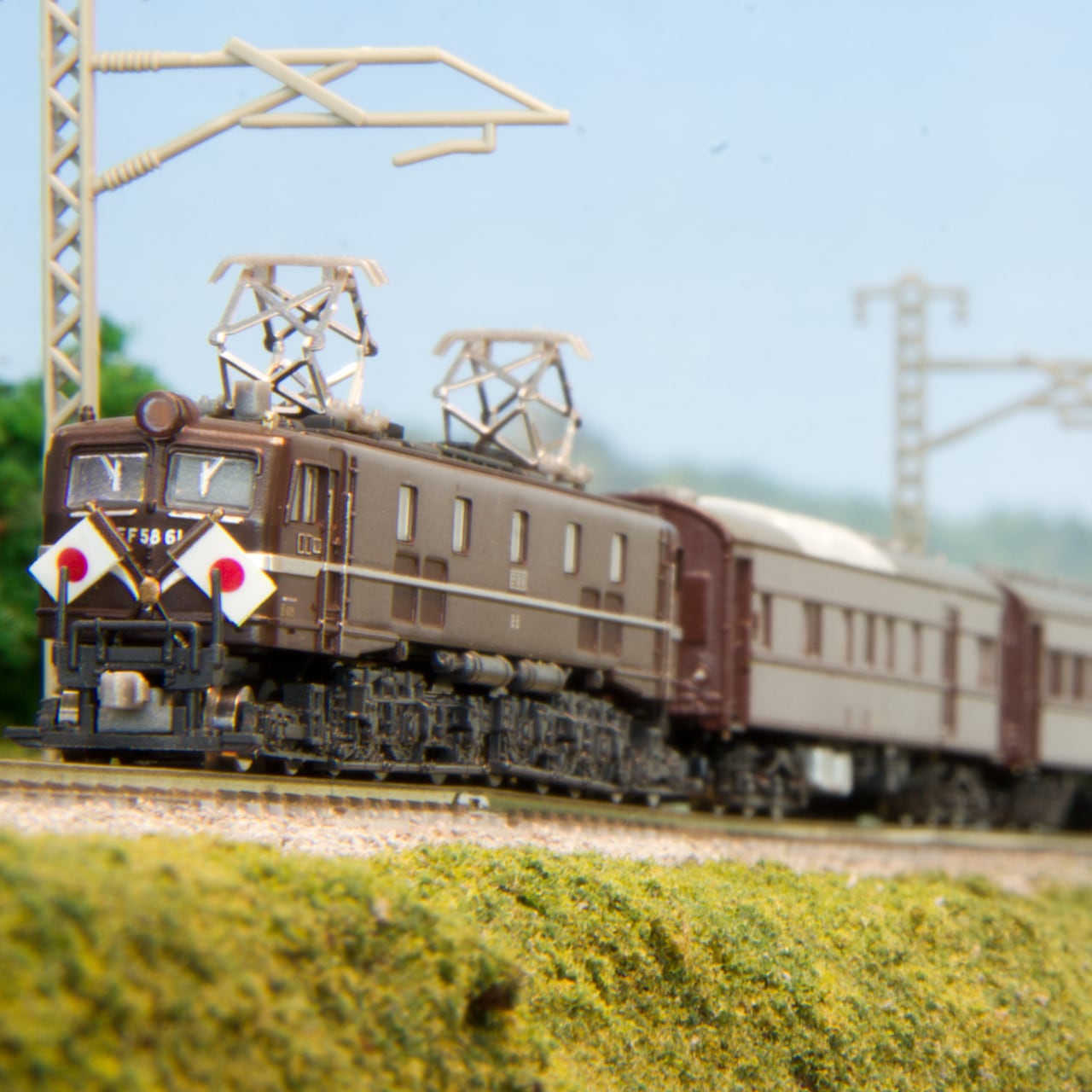 ワールド工芸製お召し列車客車5両＋EF58電気機関車2両 T039-1 EF58形電気機関車 61号機 お召し仕様（EF58 Electric