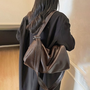 ボストンバッグ 大容量 レディース メンズ 男女兼用 韓国 トート バッグ 大人 カジュアル PUレザー 通勤 通学 学生 旅行 スクエアバッグ おしゃれ 柔らかい 大人可愛い 大人女子