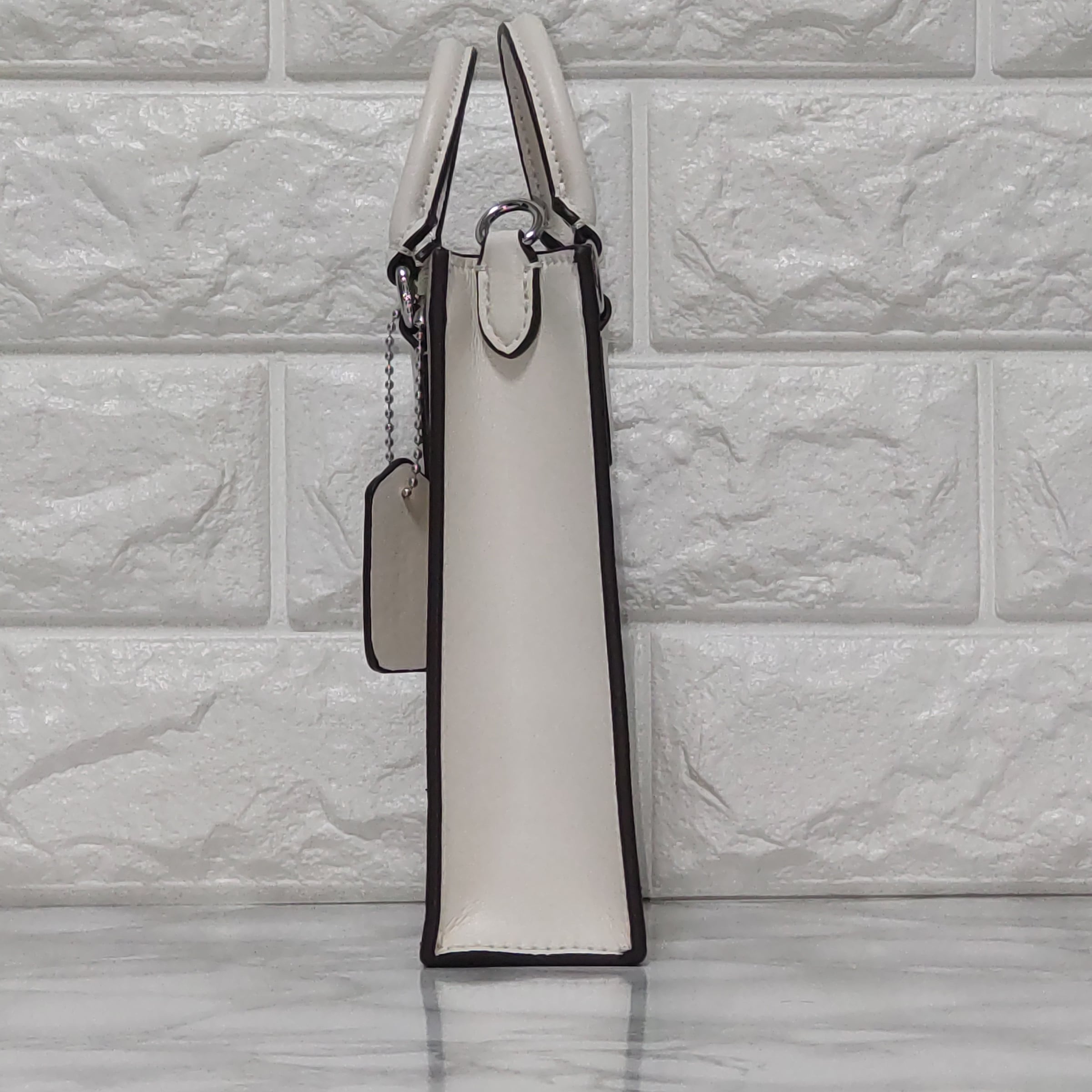 COACH コーチ ショルダーバッグ ミニバッグ 新作 ライトカーキ 未使用  