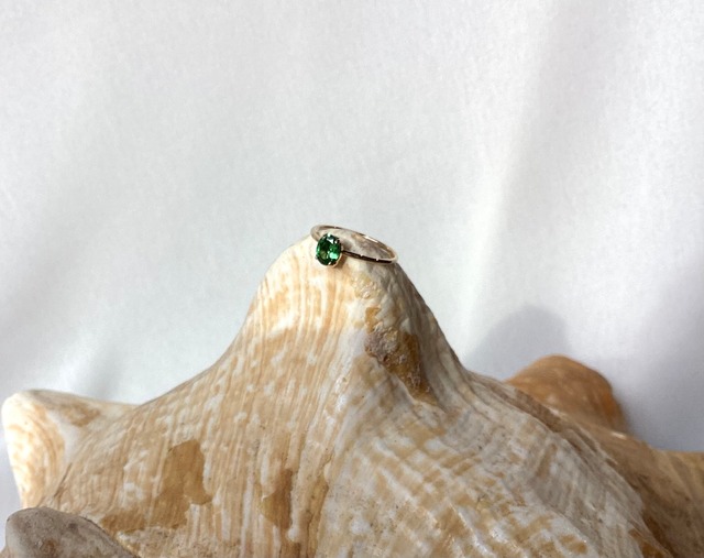 GREEN GARNET RING