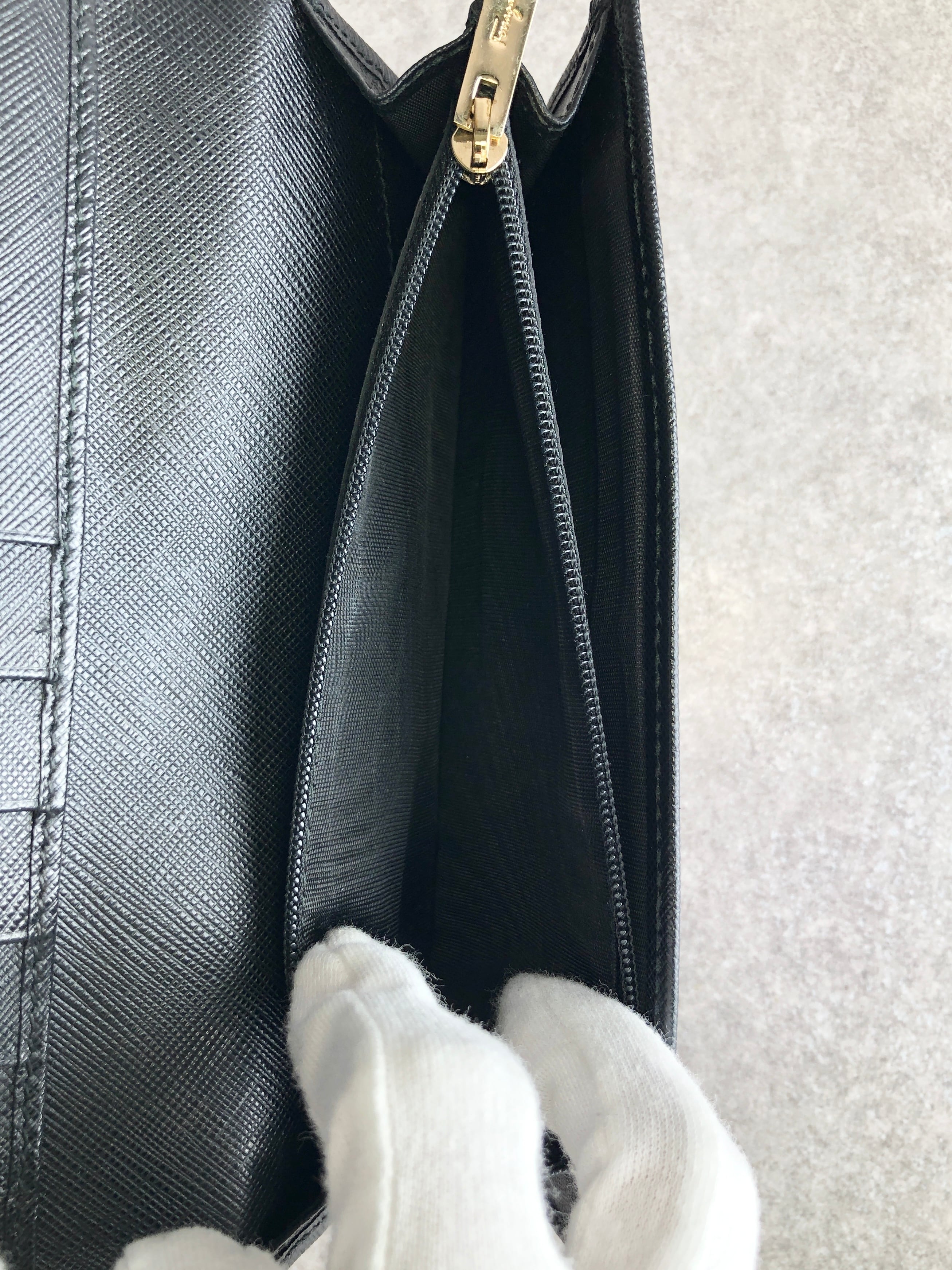 Salvatore Ferragamo サルヴァトーレ フェラガモ ヴァラリボン 長財布