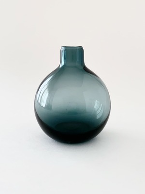 丸いガラスの花瓶 スレートグリーン / Round Glass Vase Slate Green