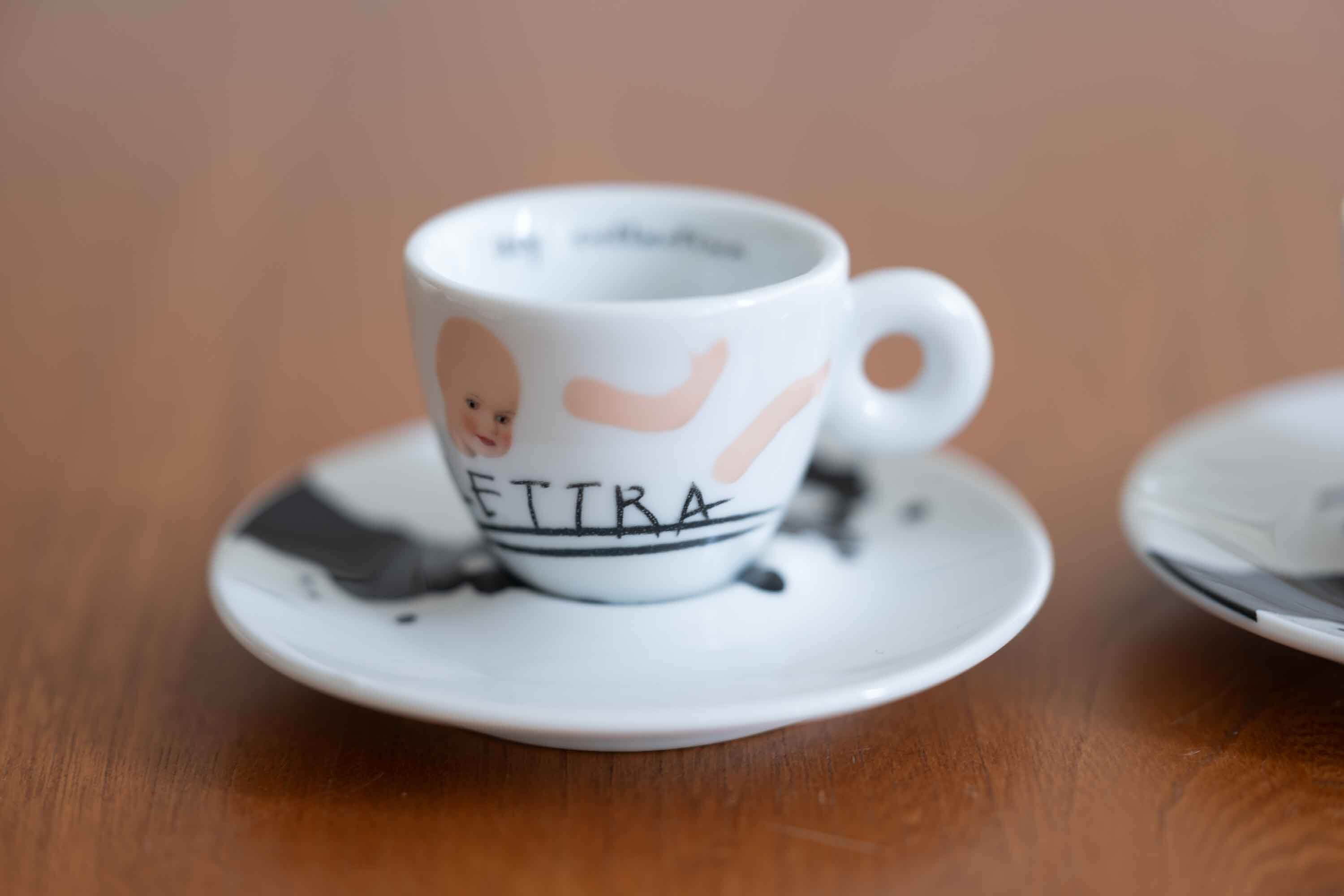 2005年 　イタリア　イリー（illy ）　エスプレッソアートコレクション　Jannis Kounellis　ヤニス　クネリスデザイン　その２