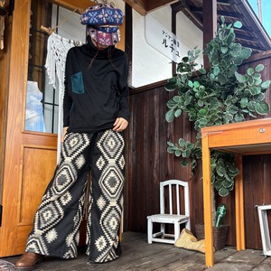 ヤクフレアーパンツ