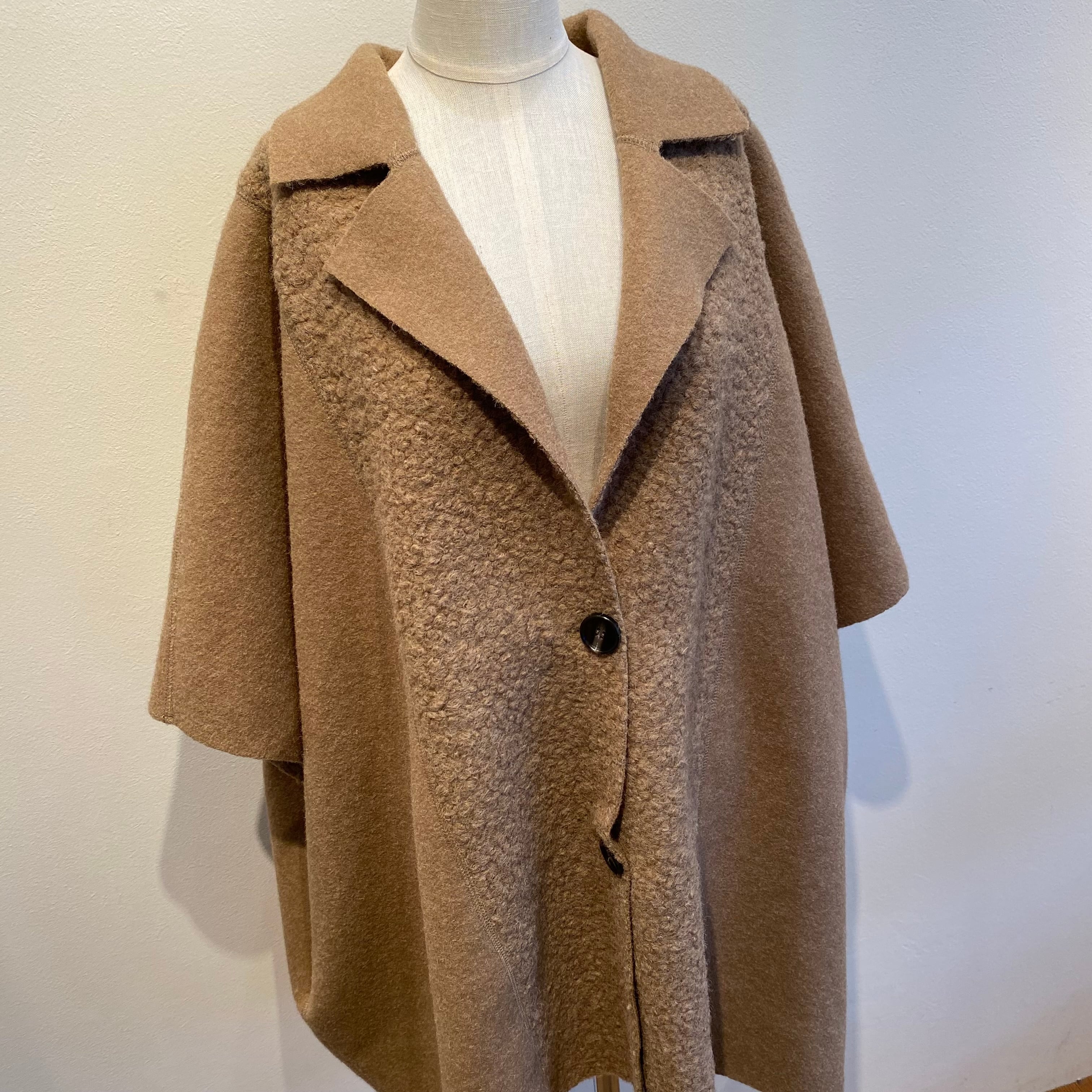 CYNICAL / ボアスライバーニット リバーシブルポンチョ 552-94054