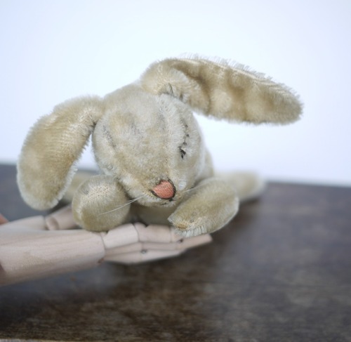 Steiff 眠りうさぎ　Floppy Hansi