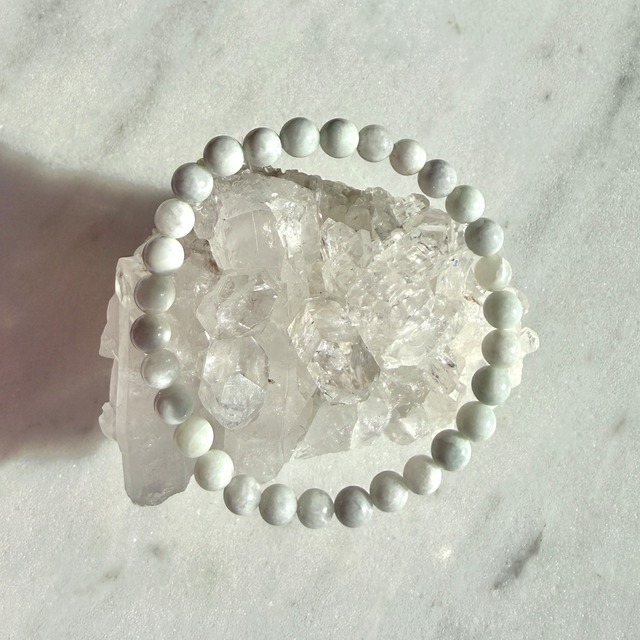 【希少・美石】糸魚川産　翡翠　「月白」　6ｍｍ　ブレスレット（産地証明書つき） 　6112