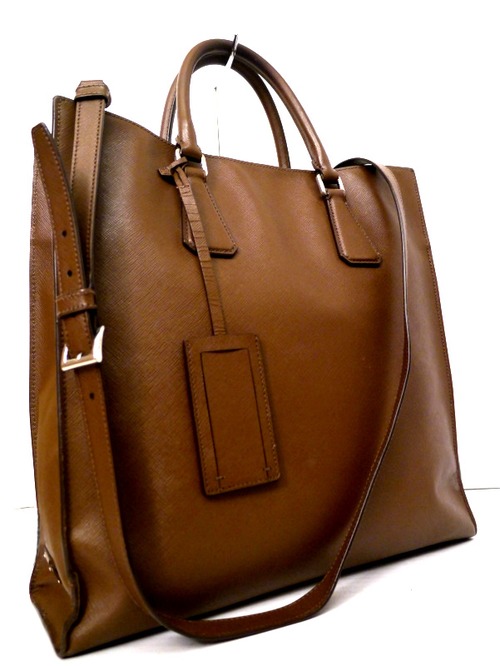 28万◆PRADA プラダ A4対応ビジネス可 ユニセックス サフィアーノレザー 2way トート バッグ 茶◆ ビジネス対応の希少な大容量レザーモデル