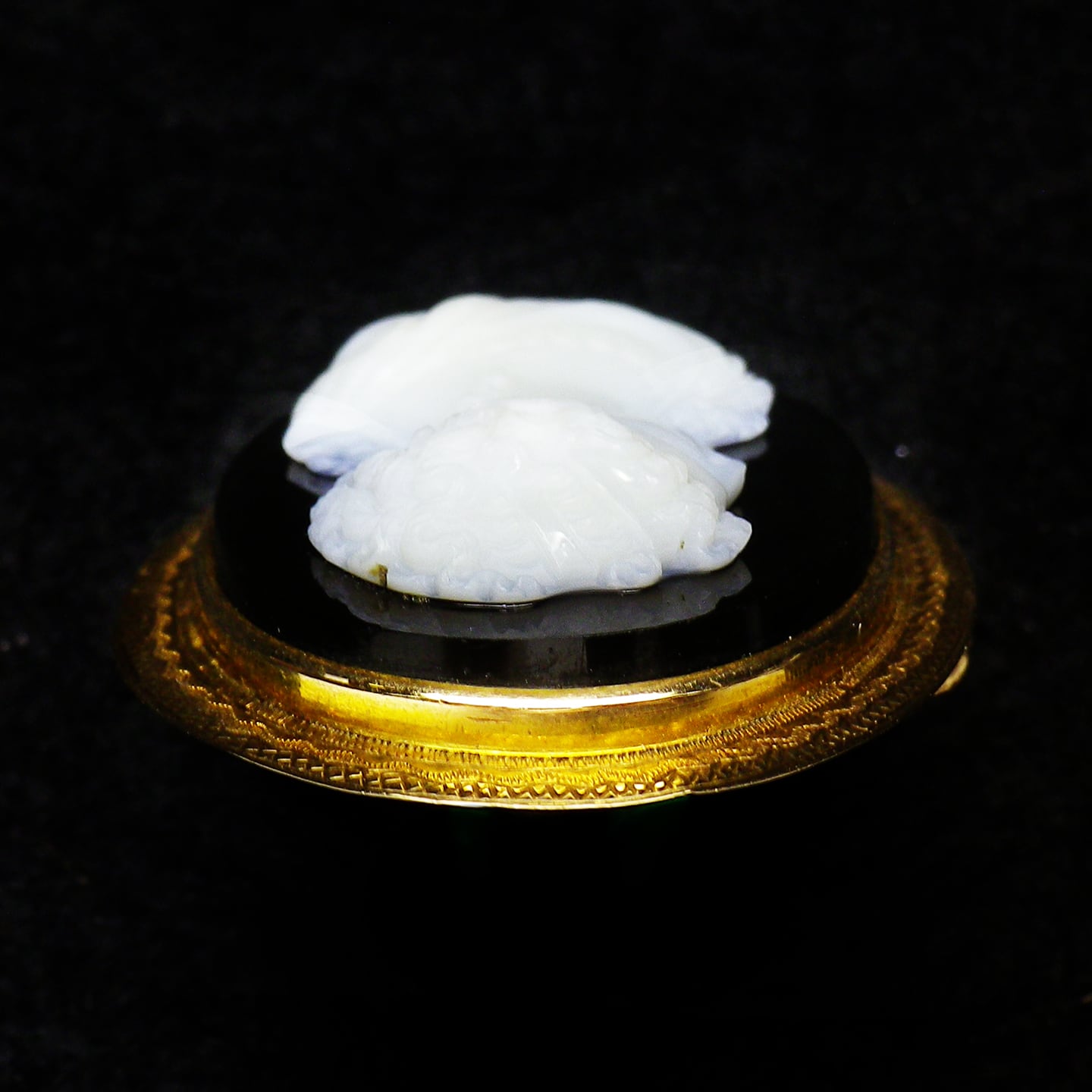 アンティーク（推定20世紀初期） サードニクスカメオ ”女神ヘーラー