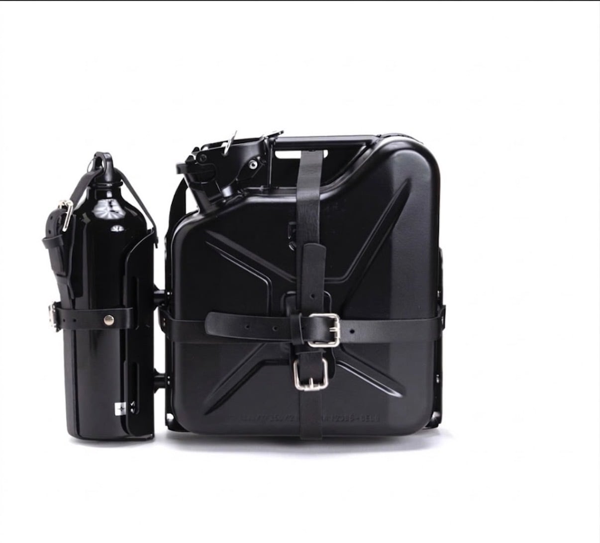Mohave Porta Jerry can 5L + 1 bottle of 1L black leather straps La Poderosa Goods