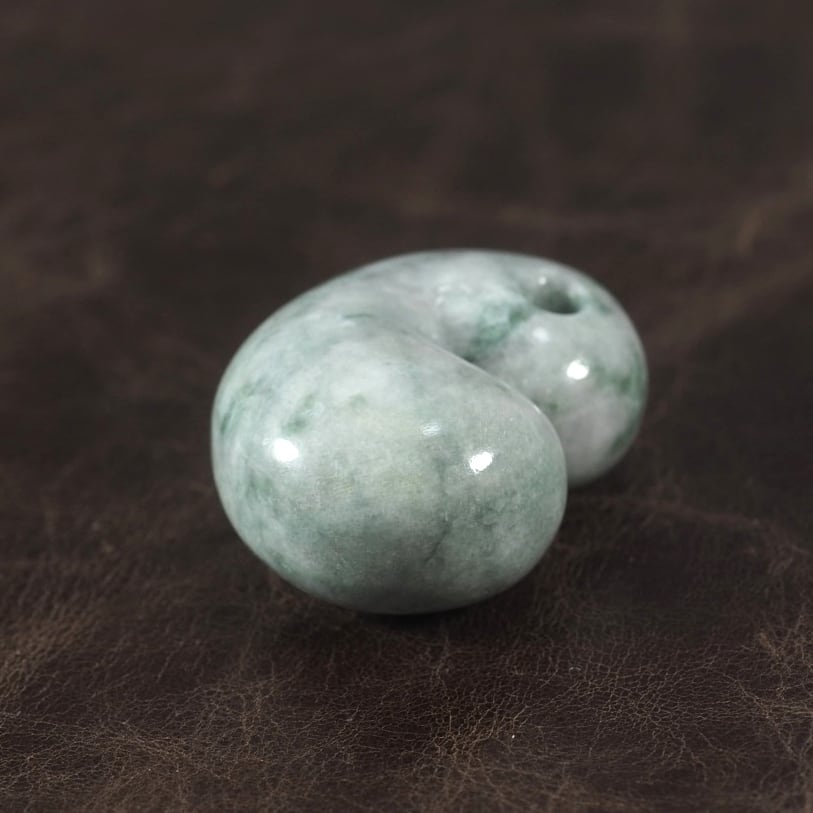 糸魚川翡翠 緑まだら翡翠 ふく勾玉 28.6g Itoigawa green spotted