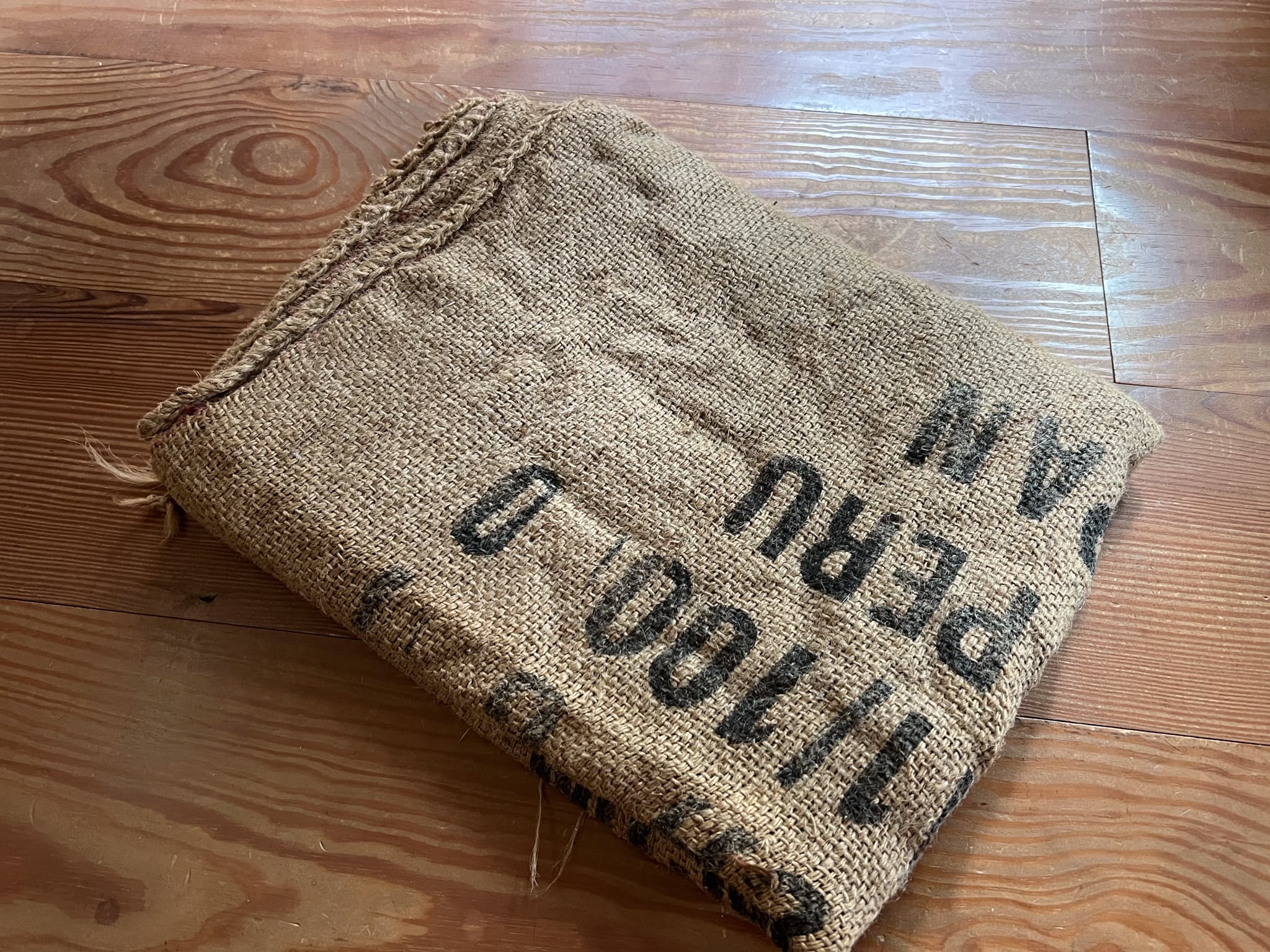 コーヒー豆の大きな古い麻袋(A) ヴィンテージ