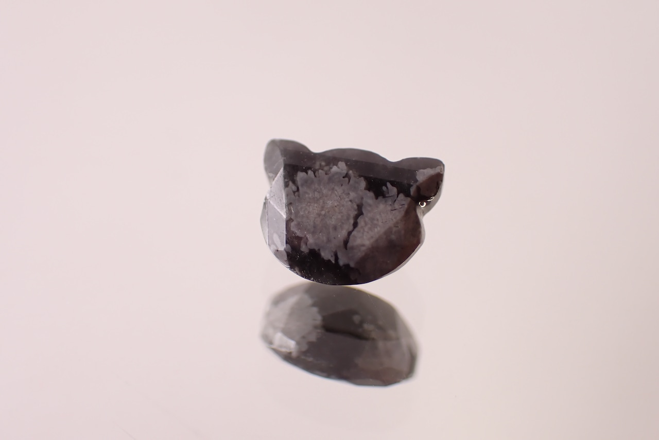 スノーフレークオブシディアン(猫カット)　1.43ct　[D11‐538]