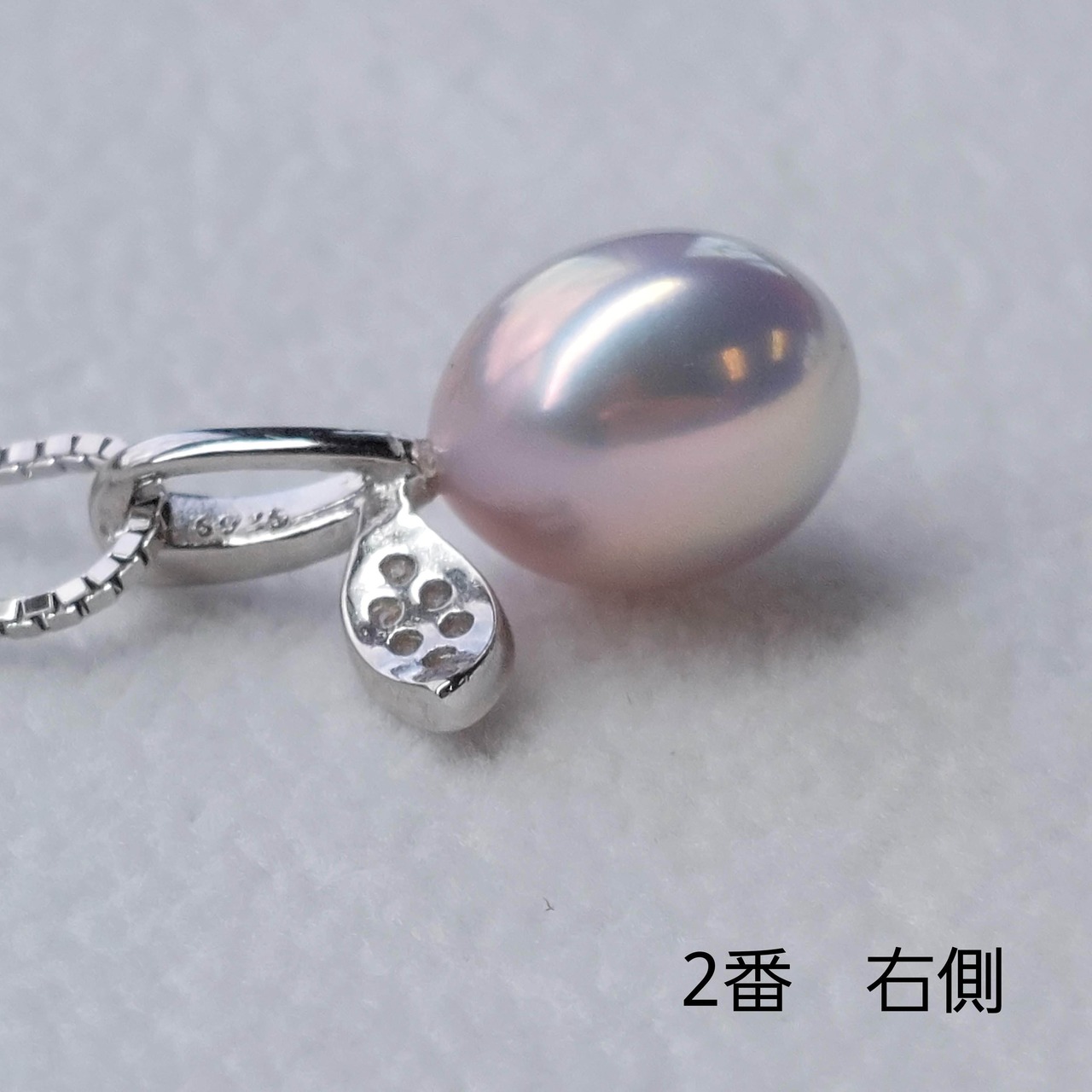 リンゴペンダント(1番～２番)メタリック淡水真珠ペンダントトップ＆シルバースライドチェーン付き