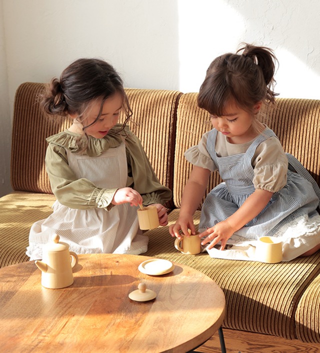 Scalloped embroidery stripe apron dress＜Beige＞