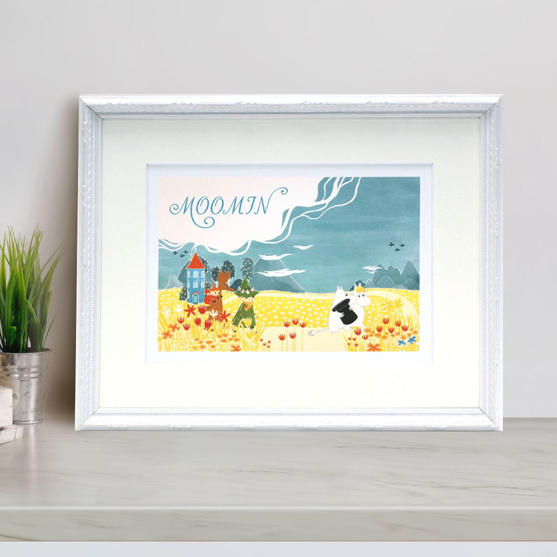 ムーミン 北欧 Postery 「ムーミン谷の夏」送料無料 フレーム 展示用フック付アートポスター 絵画 インテリア アート
